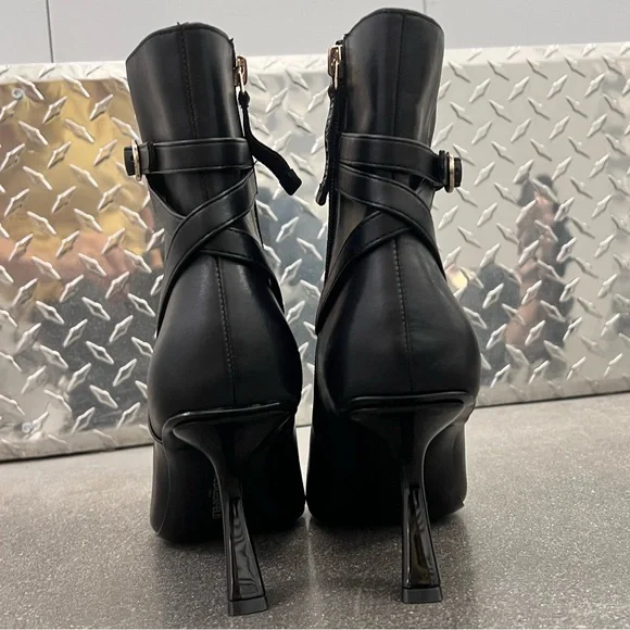 NWOB $169 Karl Lagerfeld “Karly” Heeled Ankle Boots - Picture 6 of 7